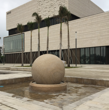 Skulptura Xingyan Stone ustvarja največjo žogo Feng Shui na celinski Kitajski v Zhuhaiju